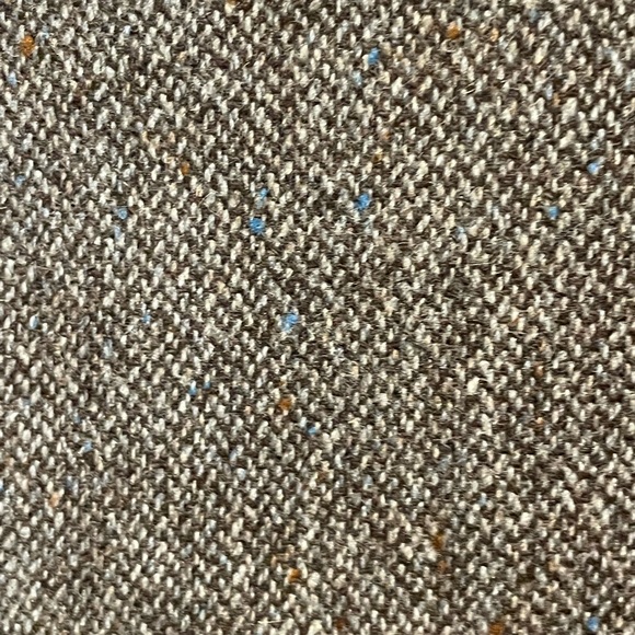 Beautiful brown tweed skirt by Ann Taylor LOFT. - Picture 5 of 7